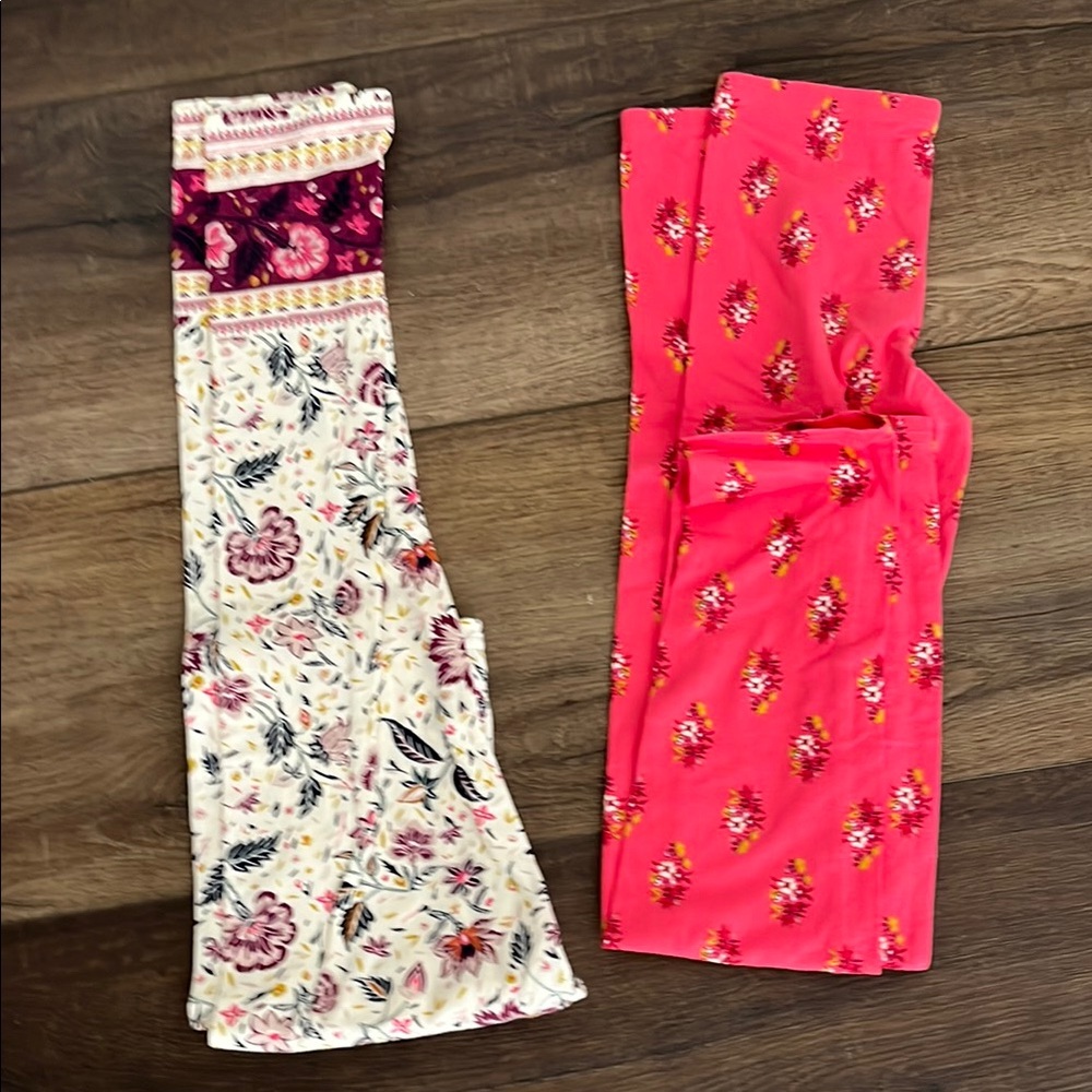 Old Navy Cream and Pink Floral Leggings Pair